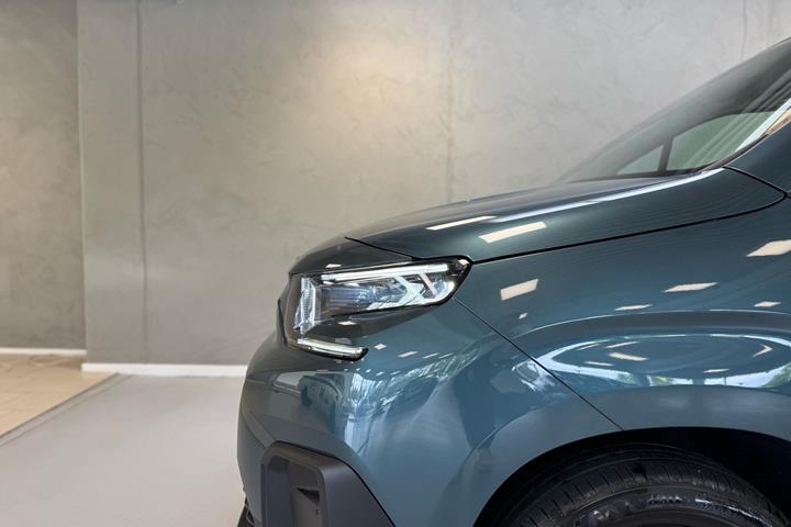 Blå Citroën ë-Berlingo fra 2025