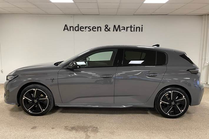 Grå Peugeot E-308 fra 2024