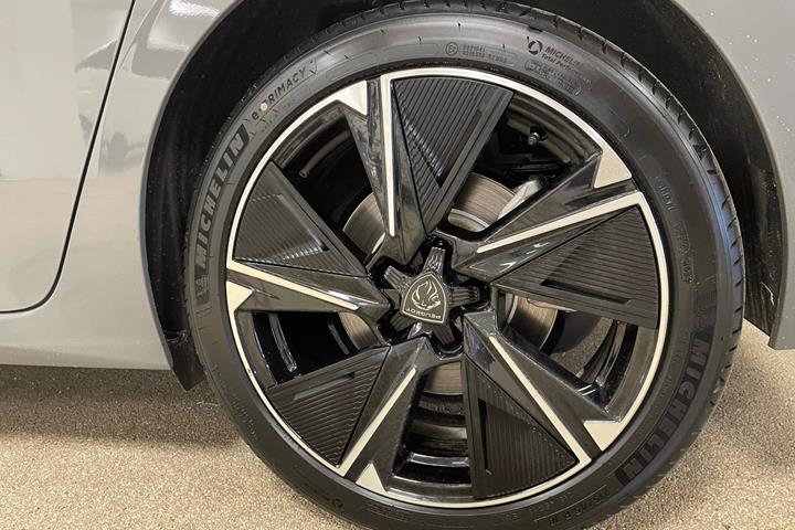Grå Peugeot E-308 fra 2024
