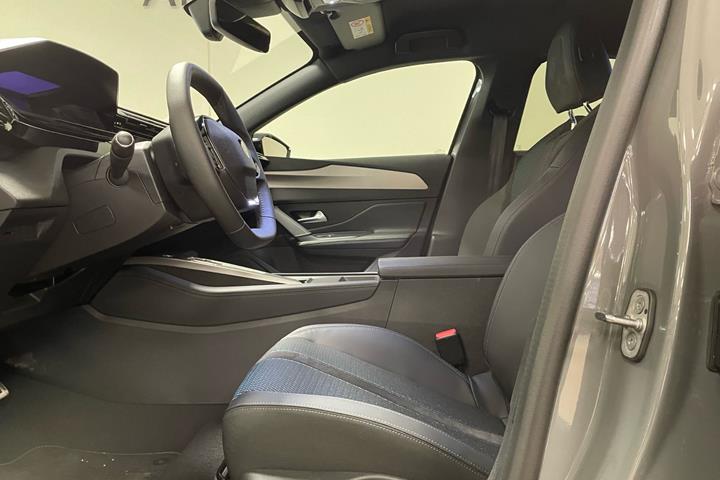 Grå Peugeot E-308 fra 2024