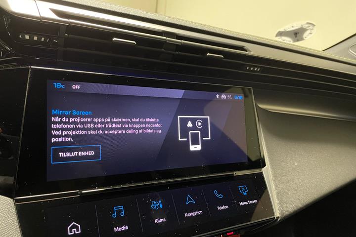 Grå Peugeot E-308 fra 2024