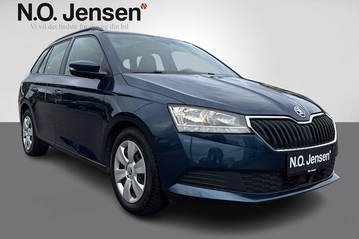 Blå Skoda Fabia fra 2021 set udefra