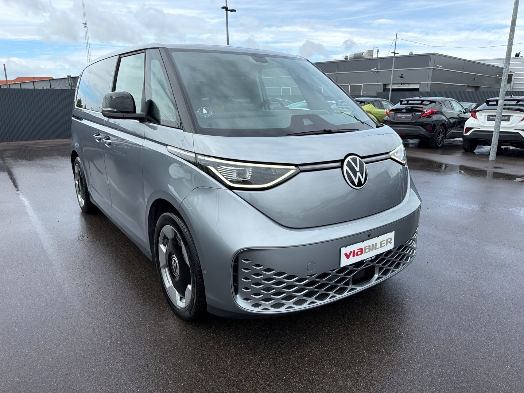 Grå VW ID.Buzz fra 2024