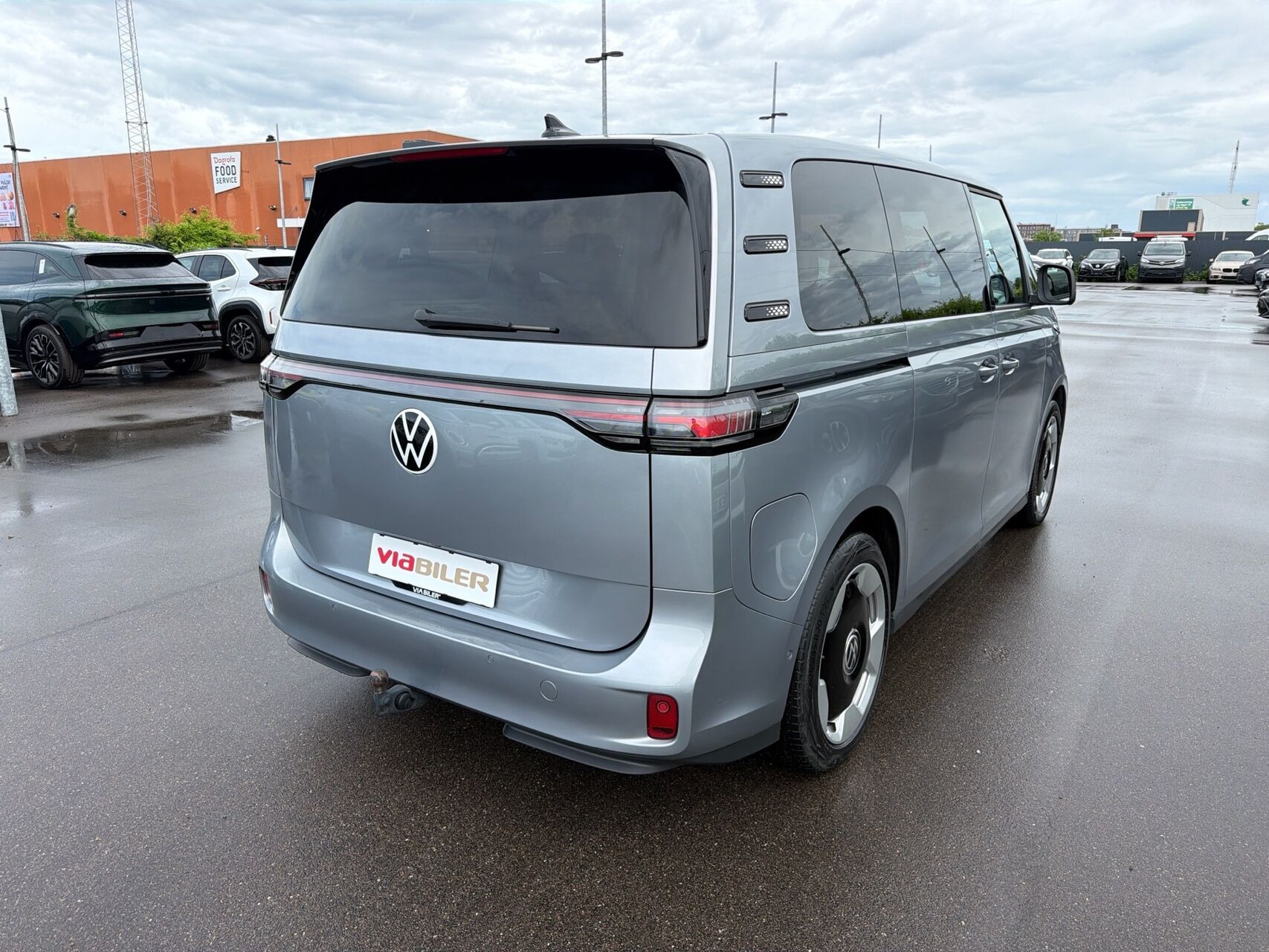 Grå VW ID.Buzz fra 2024