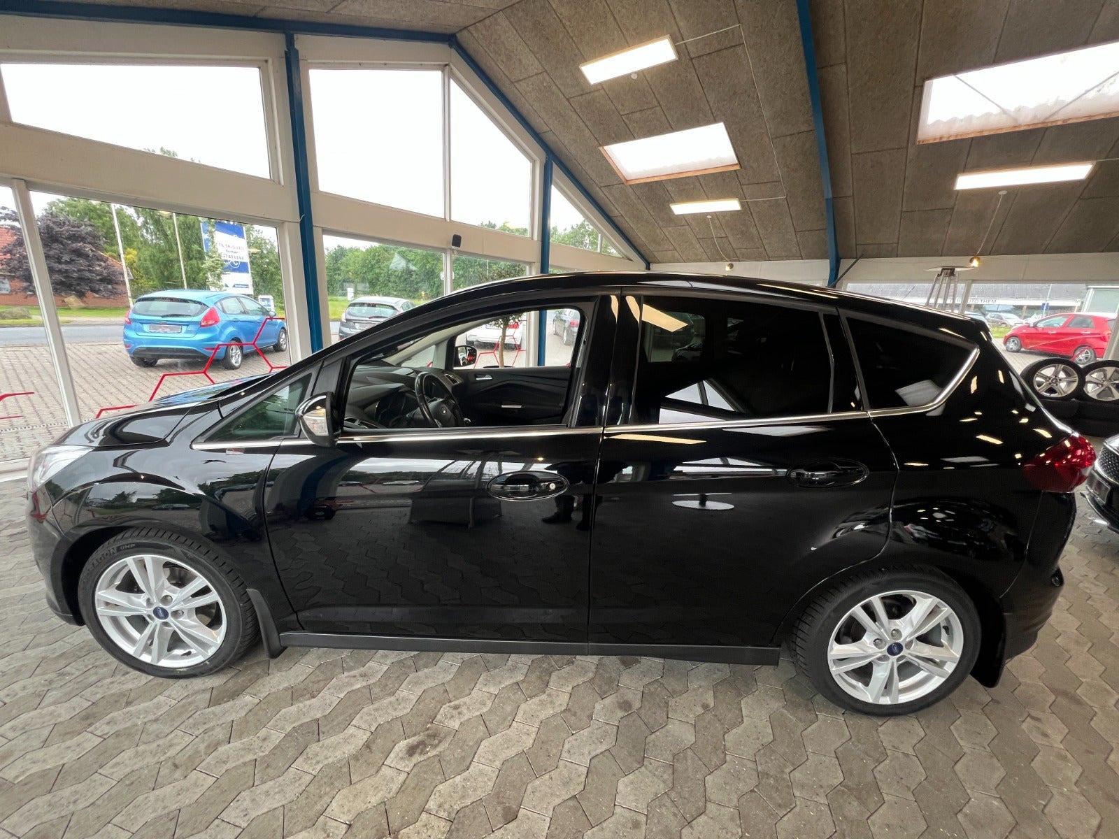 Sort Ford C-MAX fra 2018