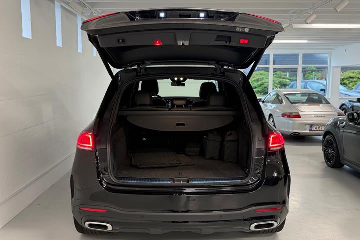 Sort Mercedes GLE350 de fra 2023