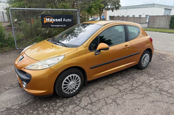 Grøn Peugeot 207 fra 2006