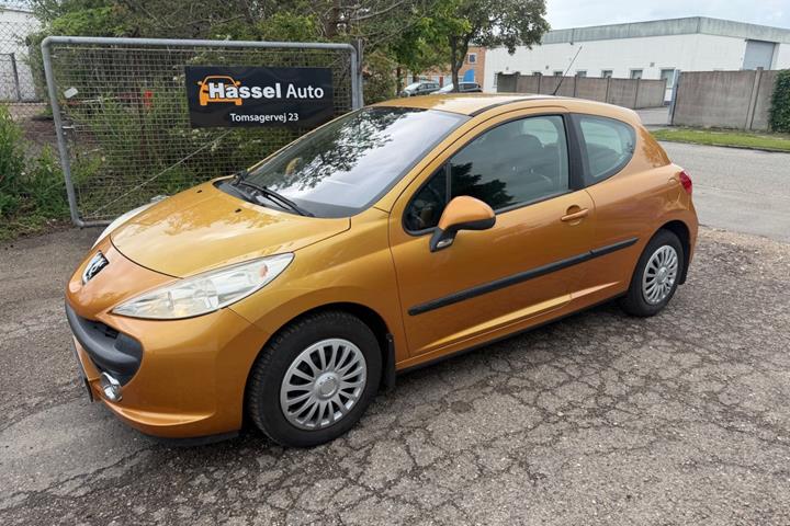 Grøn Peugeot 207 fra 2006
