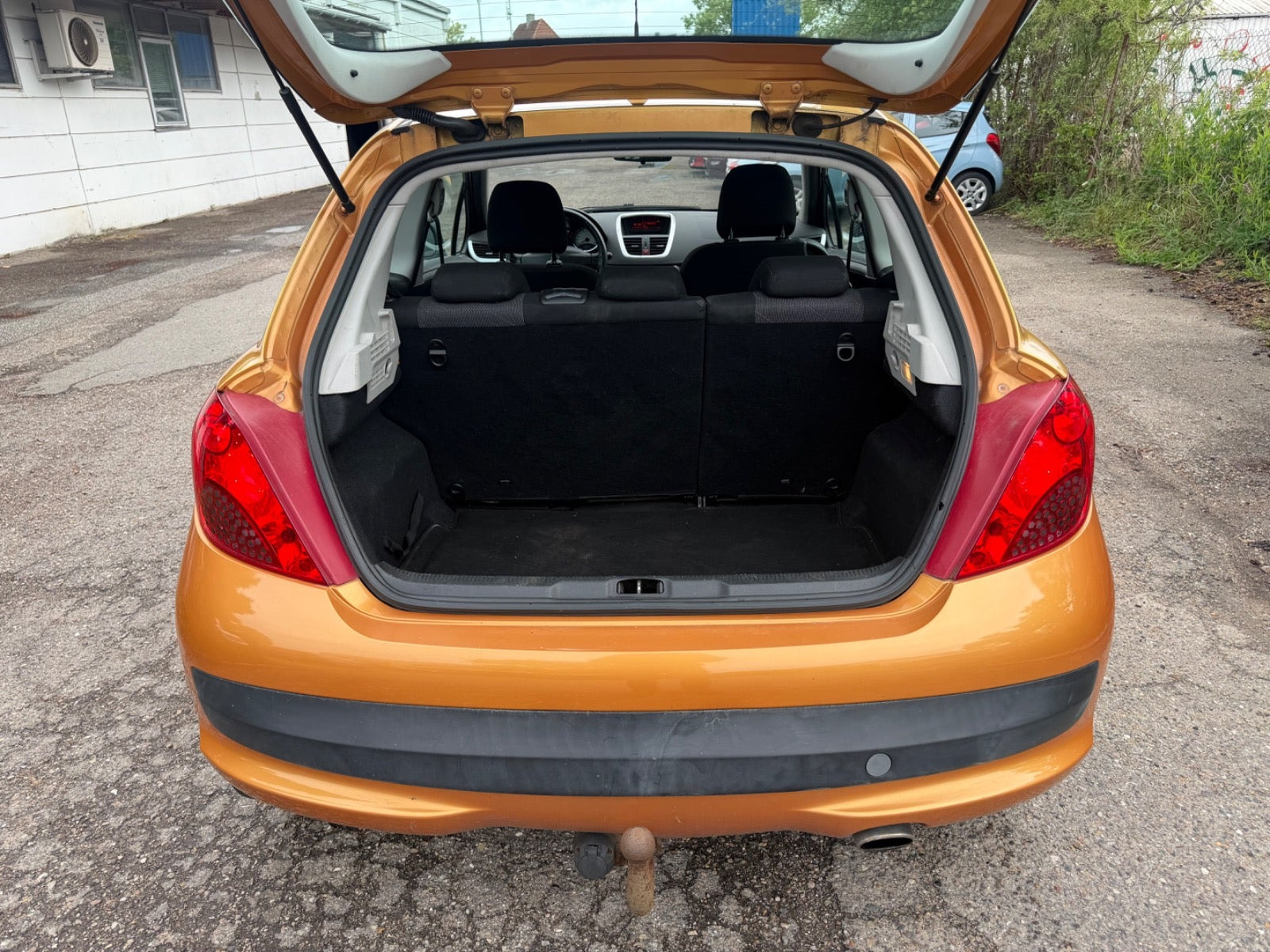 Grøn Peugeot 207 fra 2006