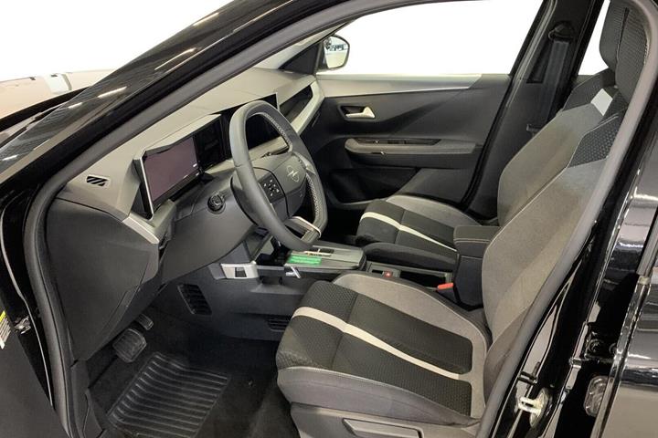 Sort Opel Frontera fra 2025