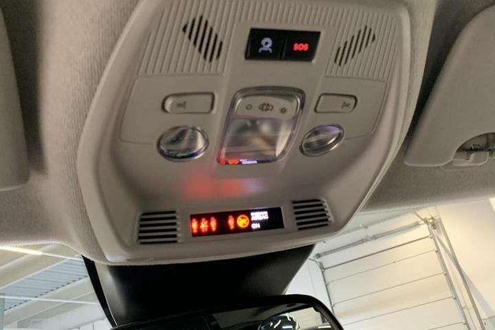 Sort Opel Frontera fra 2025