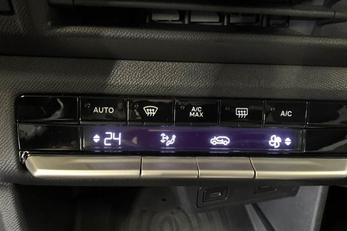 Sort Opel Frontera fra 2025
