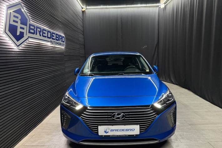 Blå Hyundai Ioniq fra 2017