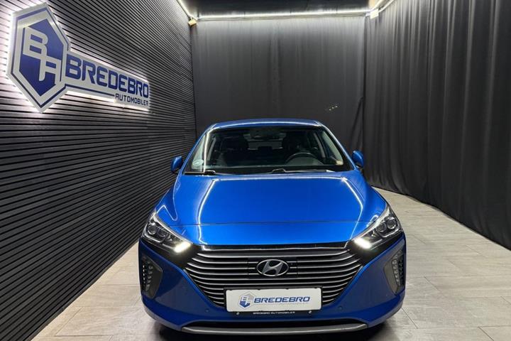 Blå Hyundai Ioniq fra 2017