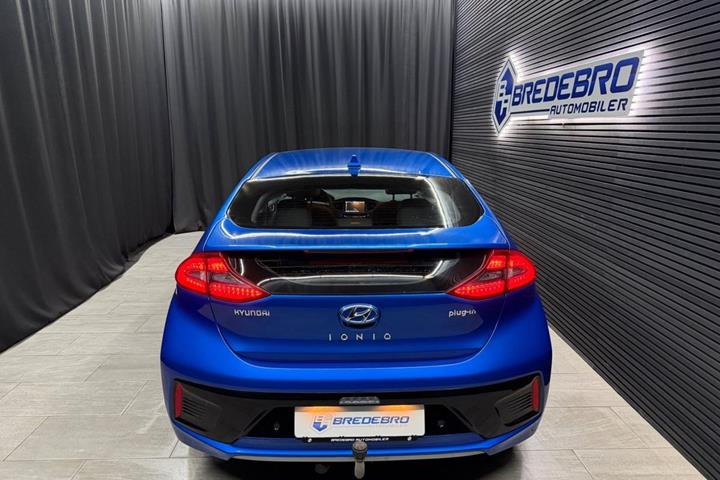 Blå Hyundai Ioniq fra 2017