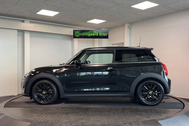 Sort Mini Cooper SE fra 2023