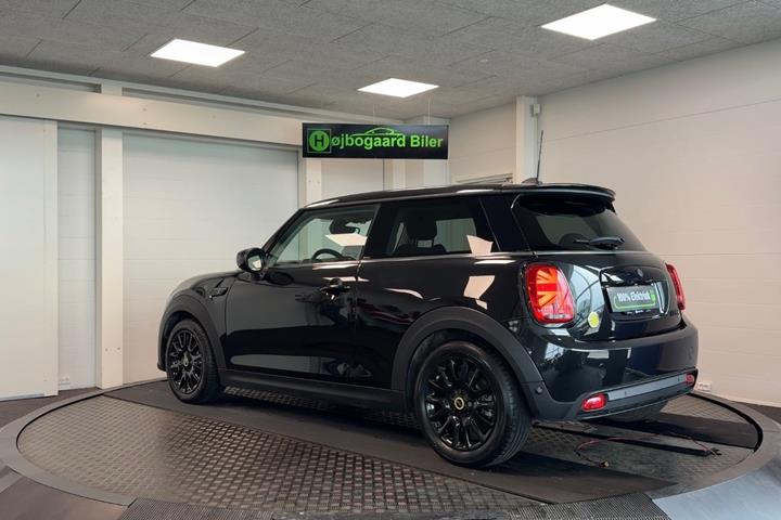Sort Mini Cooper SE fra 2023