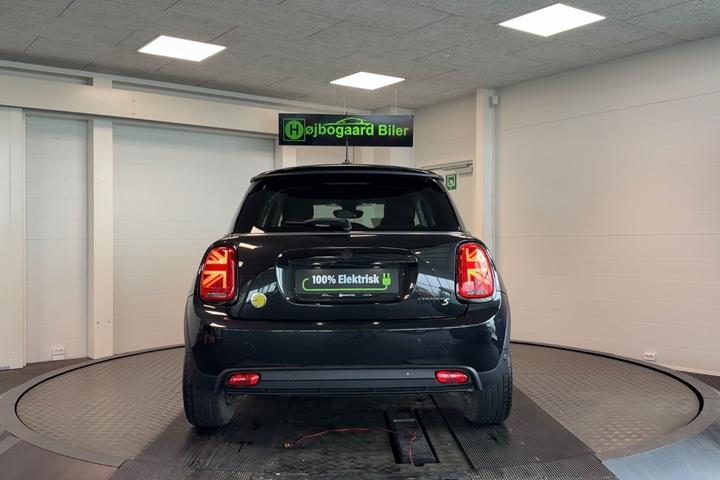 Sort Mini Cooper SE fra 2023