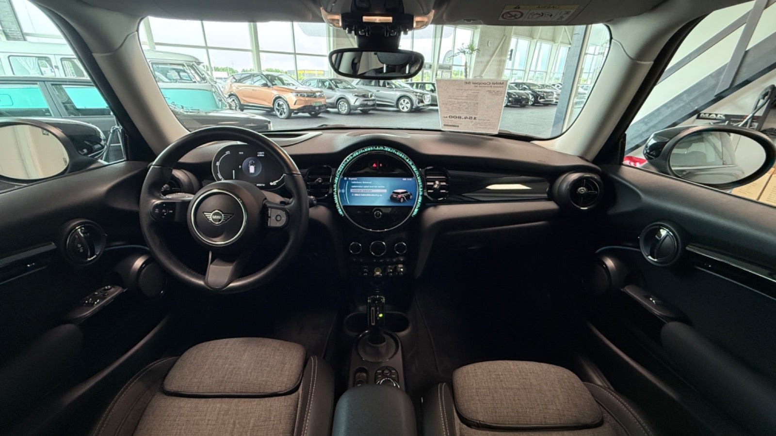 Sort Mini Cooper SE fra 2023
