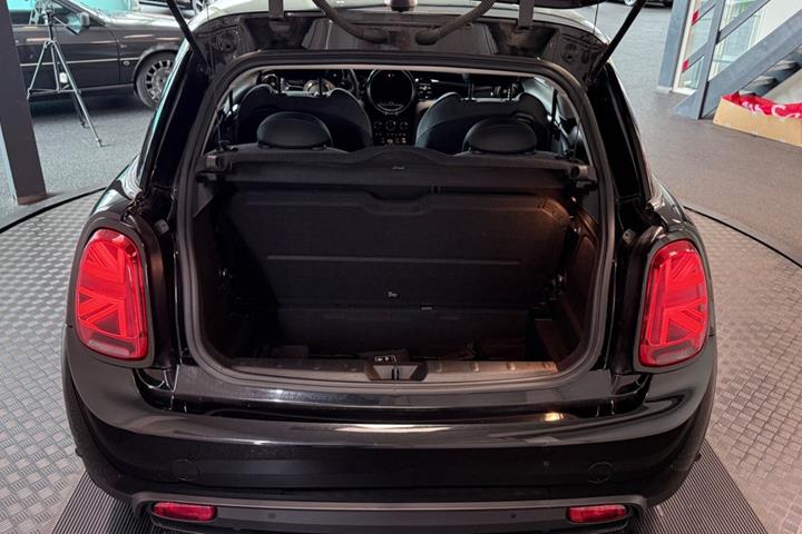 Sort Mini Cooper SE fra 2023