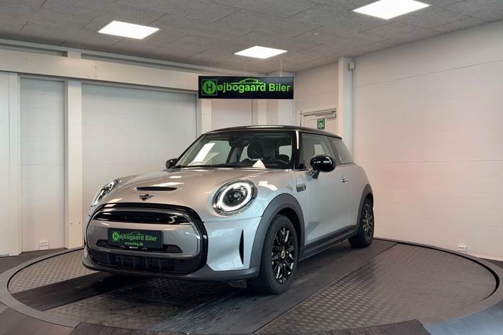Sølv Mini Cooper SE fra 2023