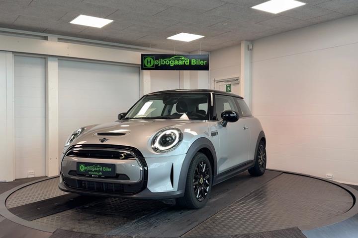 Sølv Mini Cooper SE fra 2023