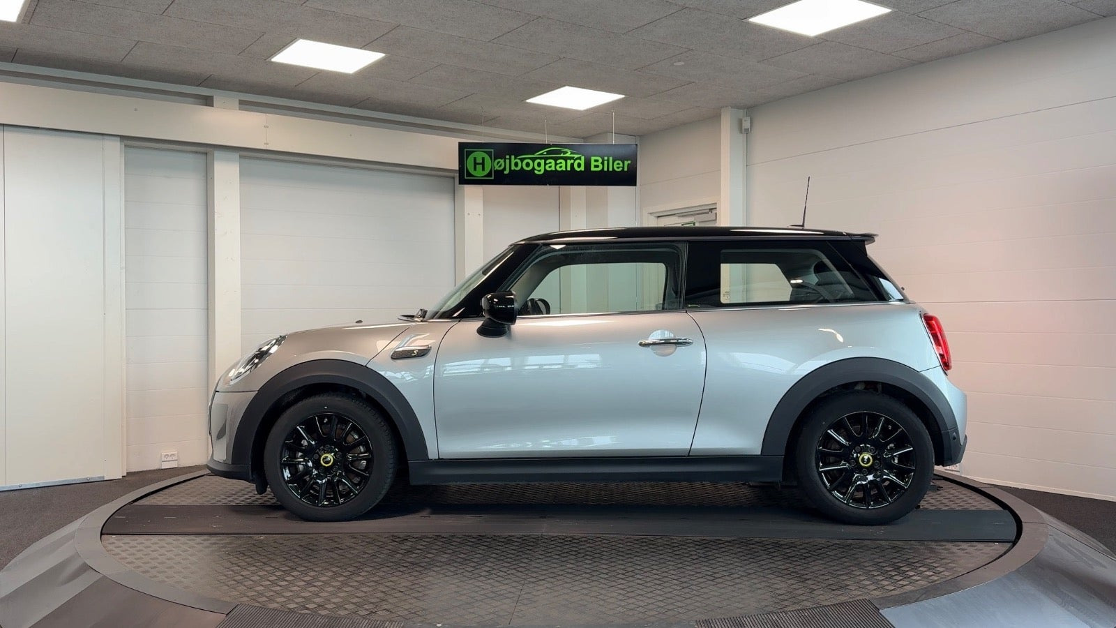 Sølv Mini Cooper SE fra 2023