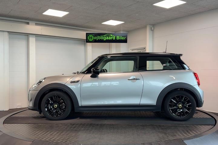 Sølv Mini Cooper SE fra 2023