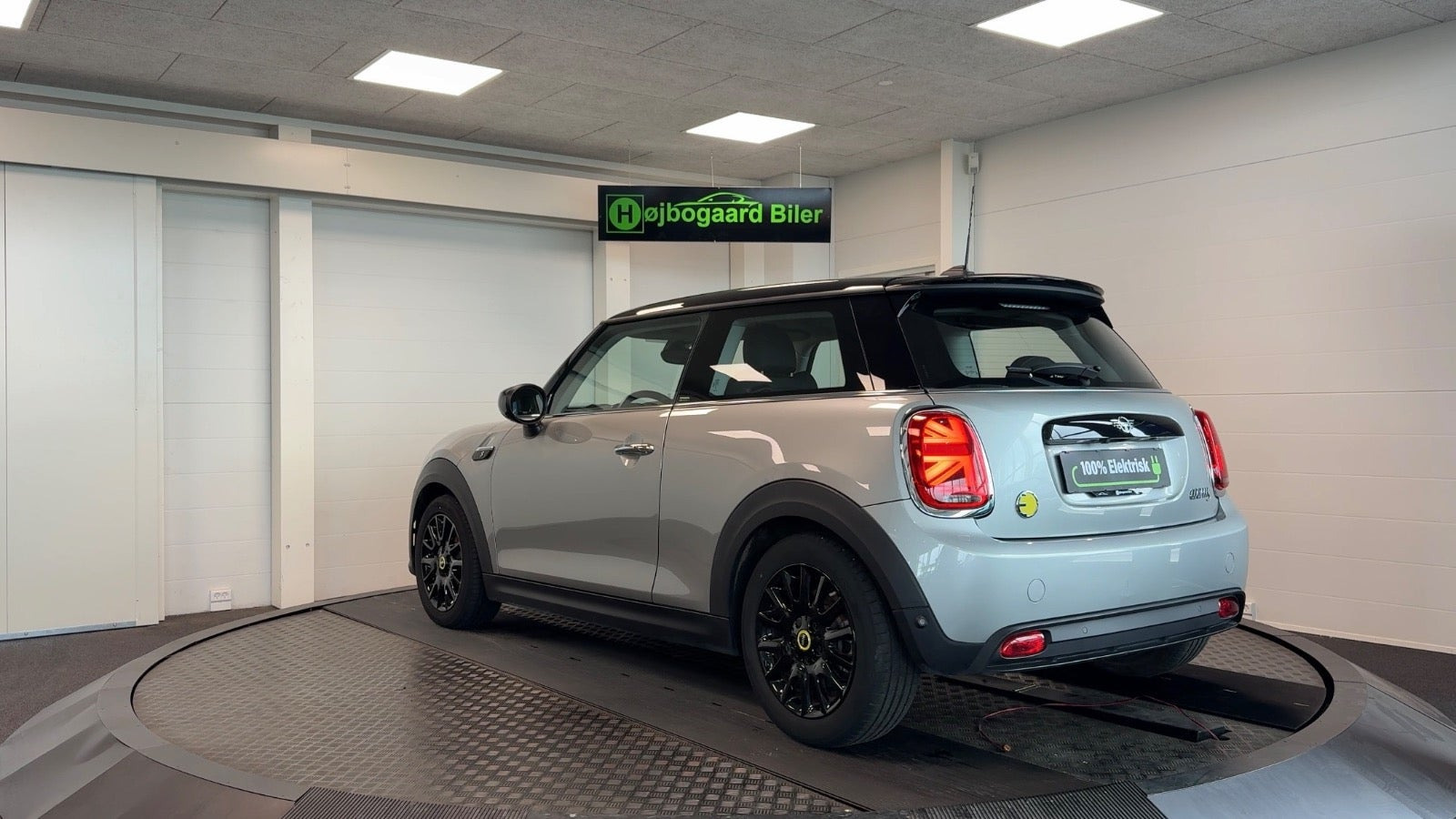 Sølv Mini Cooper SE fra 2023