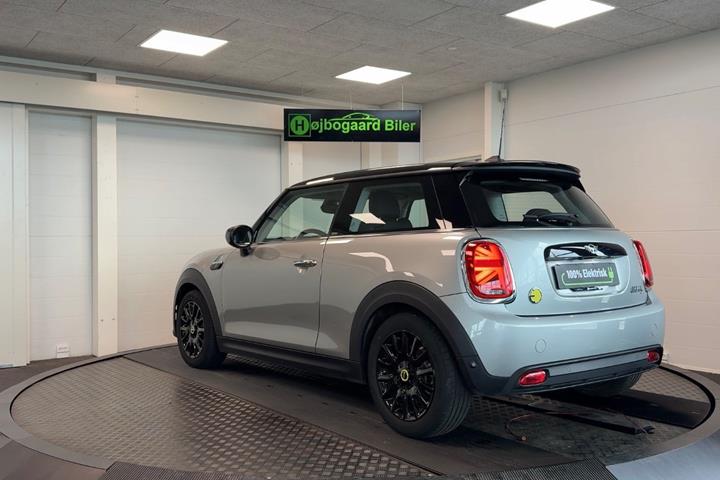 Sølv Mini Cooper SE fra 2023