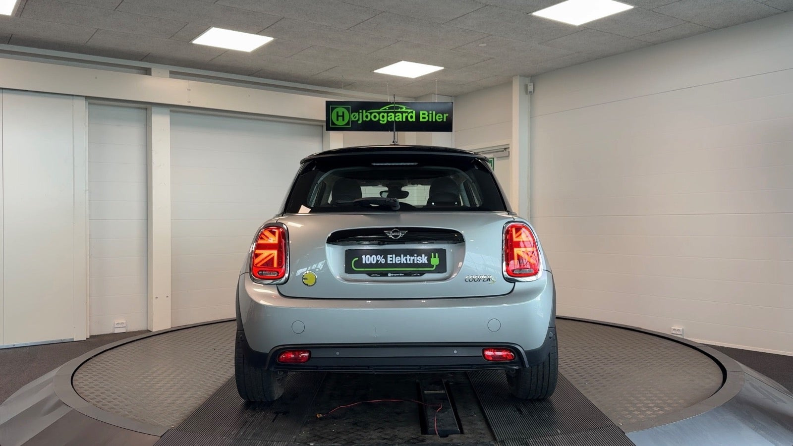 Sølv Mini Cooper SE fra 2023