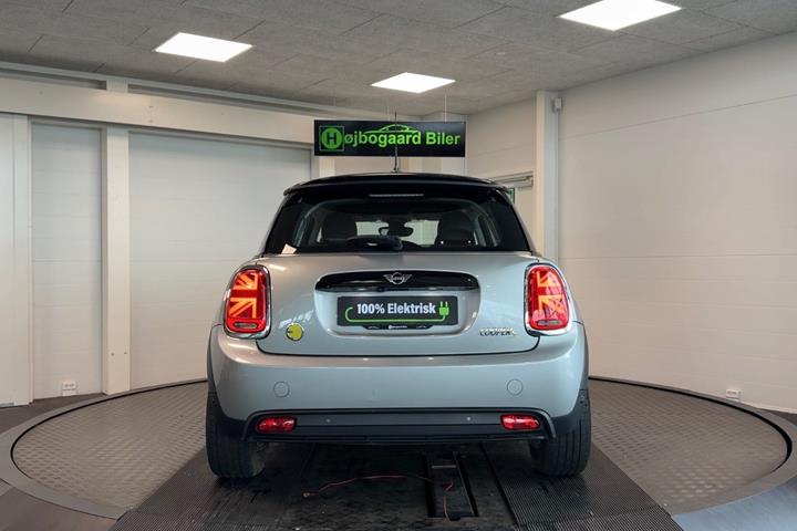 Sølv Mini Cooper SE fra 2023