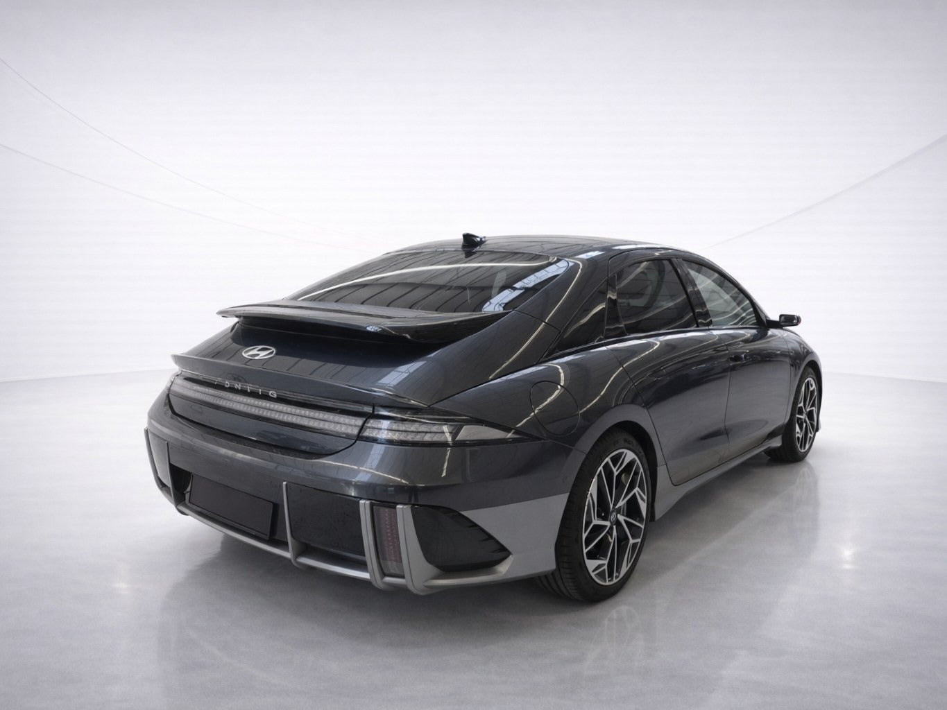Grå Hyundai Ioniq 6 fra 2024