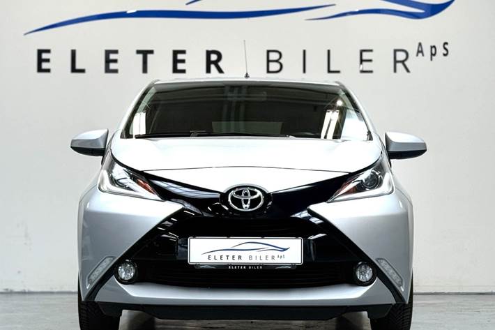 Sølv Toyota Aygo fra 2018