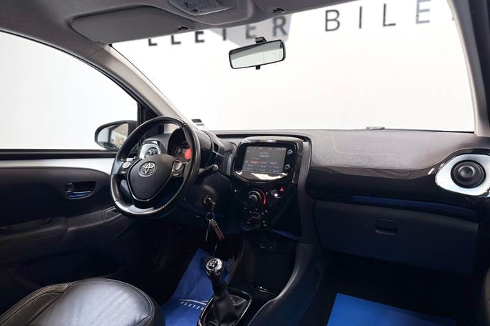 Sølv Toyota Aygo fra 2018