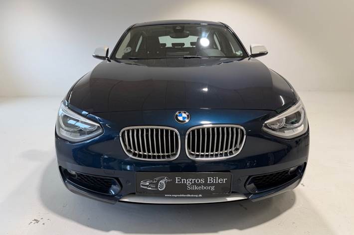 Blå BMW 118d fra 2011