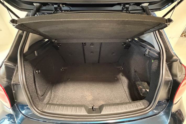 Blå BMW 118d fra 2011