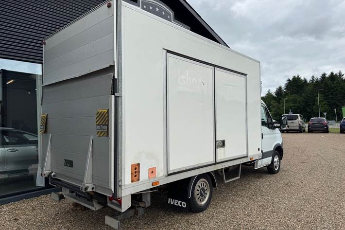 Hvid Iveco Daily fra 2011