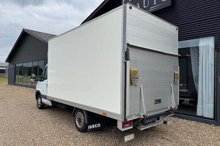 Hvid Iveco Daily fra 2011