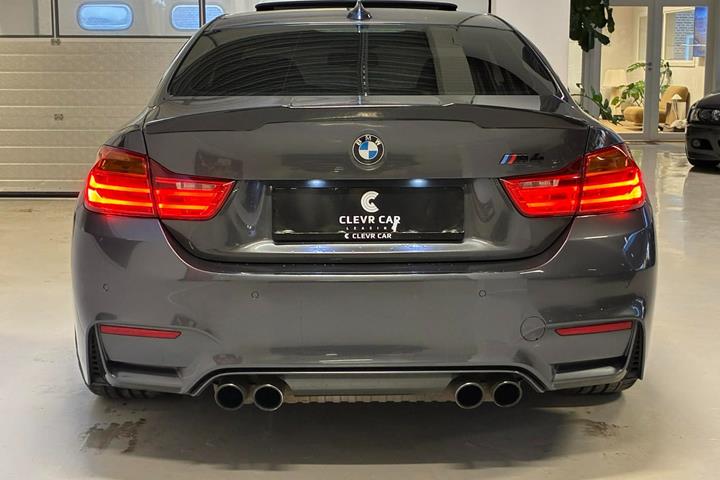 Grå BMW M4 fra 2014