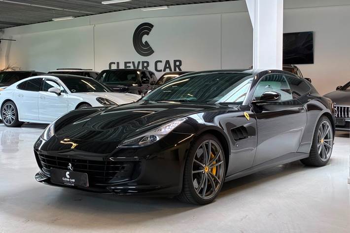 Sort Ferrari GTC4Lusso fra 2019