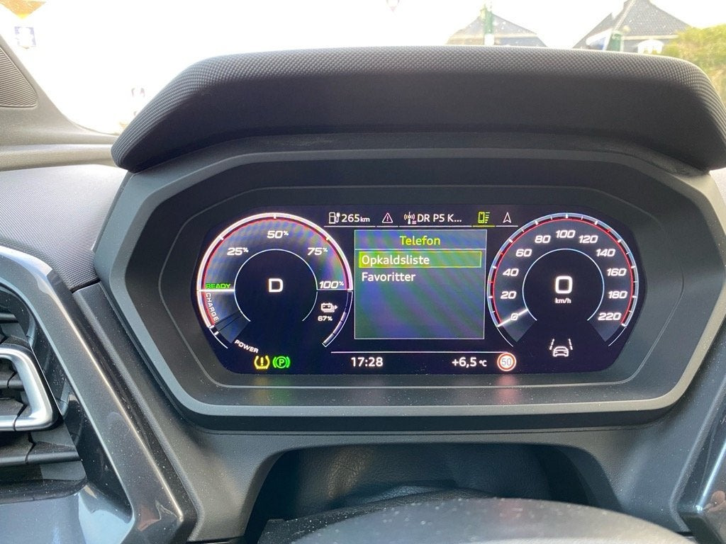 Blå Audi Q4 e-tron fra 2022