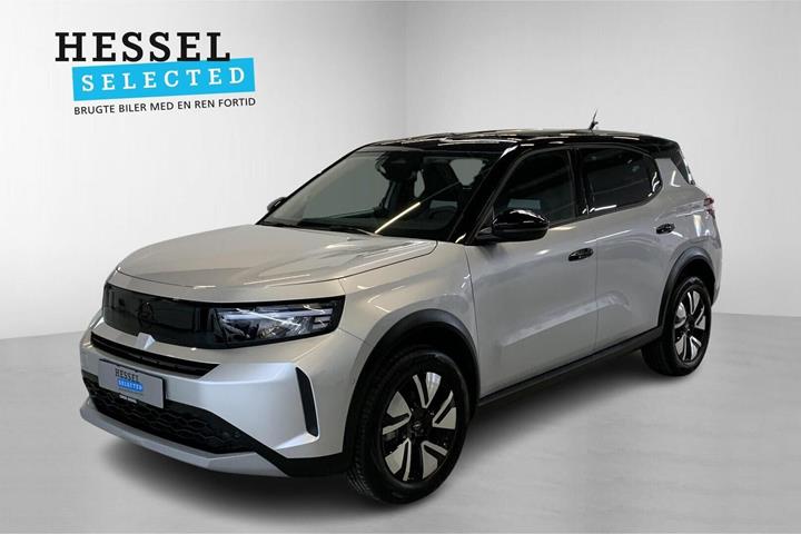 Grå Opel Frontera fra 2025 set udefra