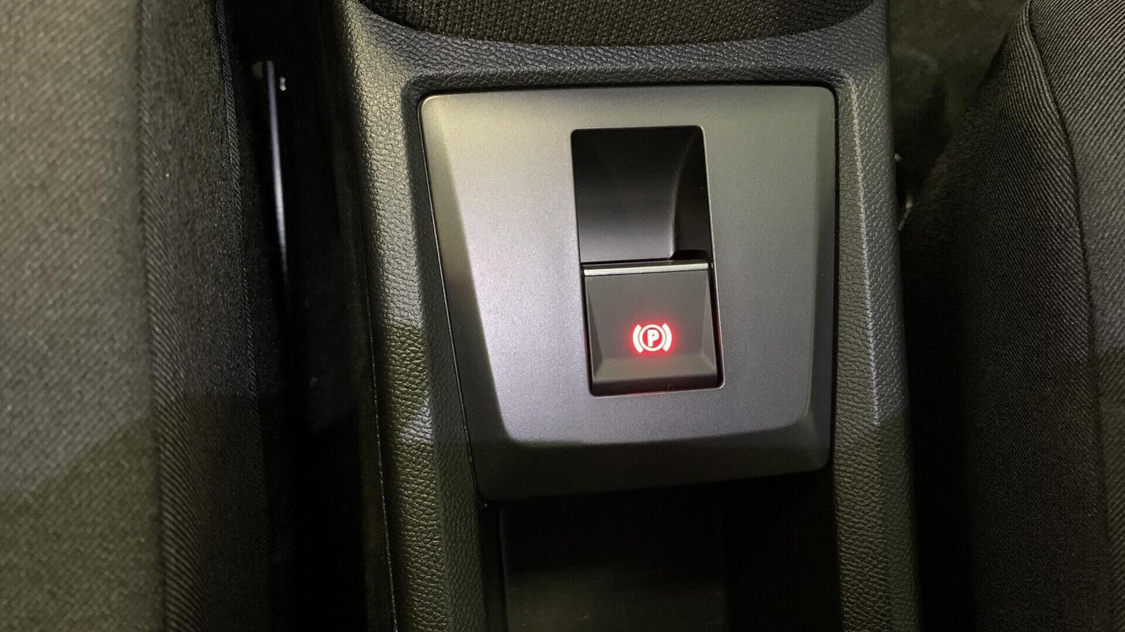 Grå Opel Frontera fra 2025
