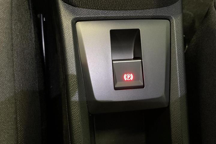Grå Opel Frontera fra 2025