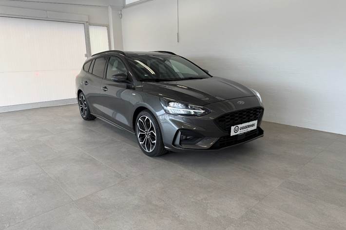 Grå Ford Focus fra 2019