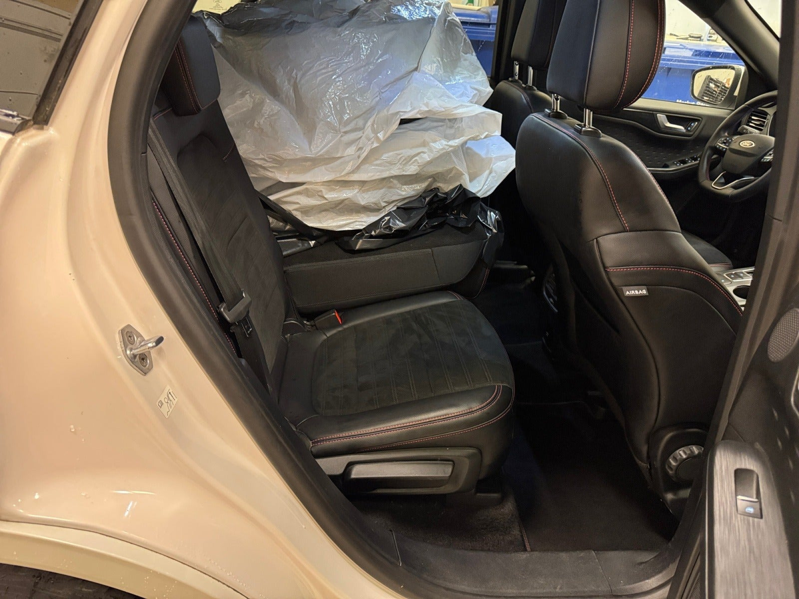 Hvid Ford Kuga fra 2020