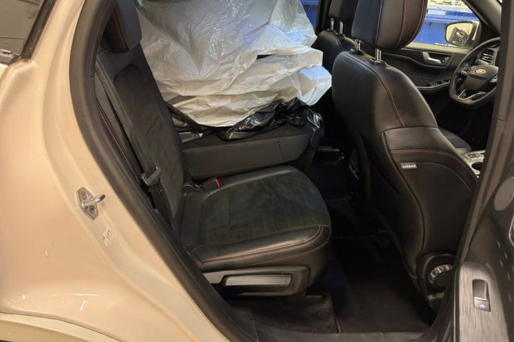 Hvid Ford Kuga fra 2020
