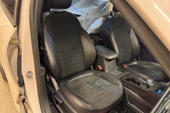 Hvid Ford Kuga fra 2020