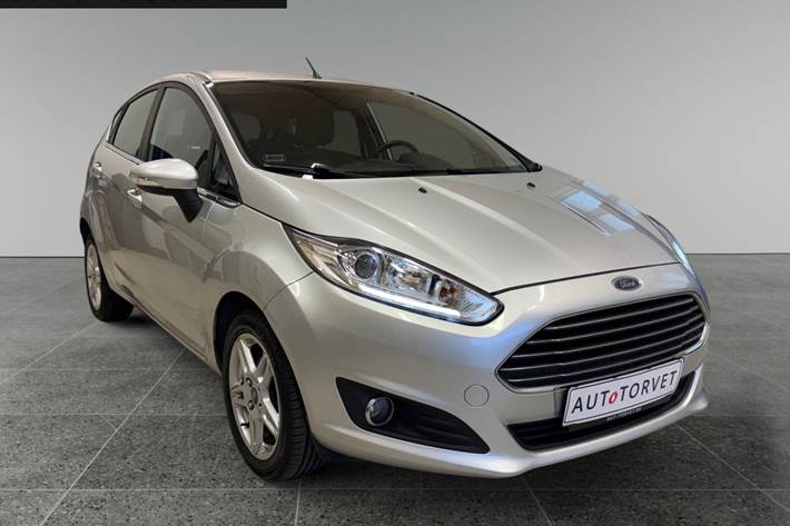 Sølv Ford Fiesta fra 2013